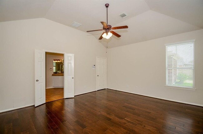 Building Photo - 2826 Firecrest Dr