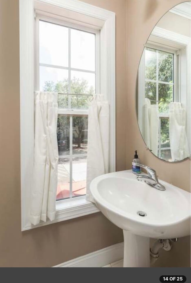 Hall 1/2 bath room, level 2 - 5005 Double Fox Rd