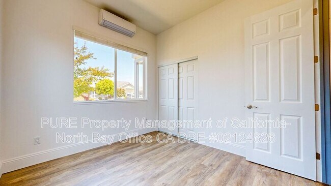 Building Photo - 1340 Miller Dr