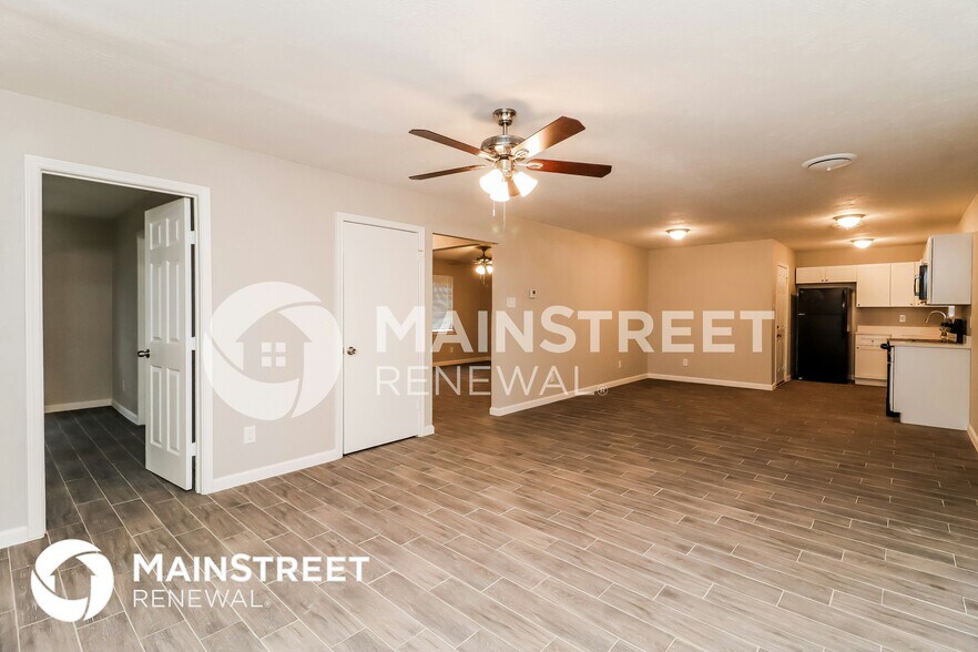 Building Photo - 953 Charleston Dr