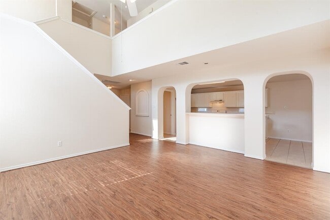 Building Photo - 494 Sampson
