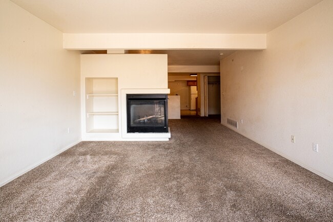 Building Photo - 615 Bosque Vista Point