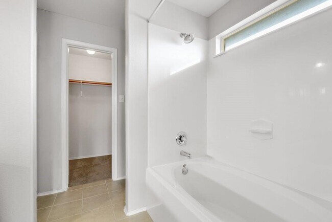 Building Photo - 12200 Ferrystone Cove