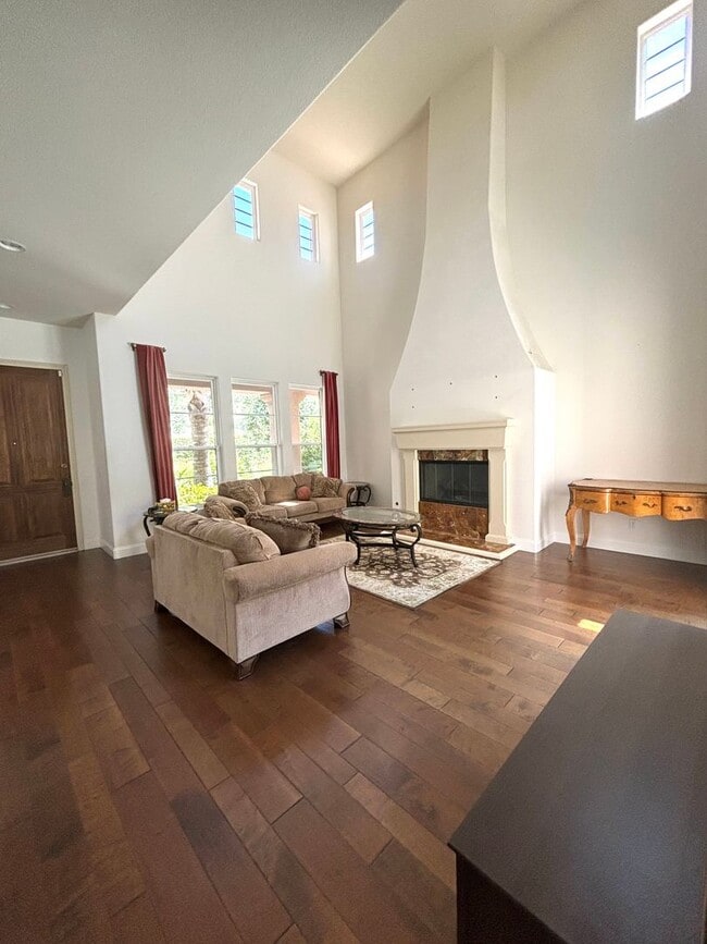 Building Photo - Rare Opportunity - House for Rent in Carme...