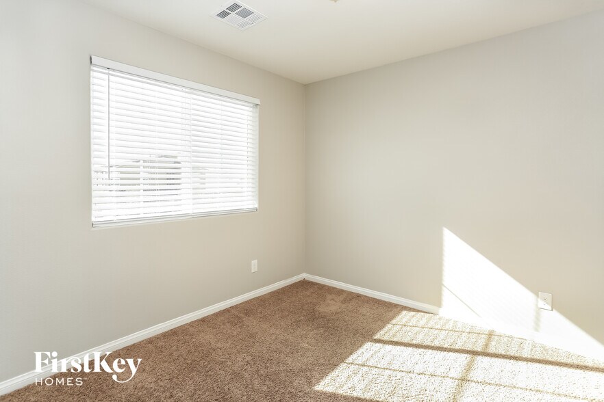 Building Photo - 4340 Stardusk Falls Ave