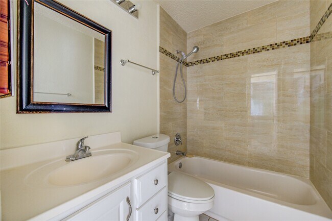 Building Photo - 2927 Great Lakes Ave