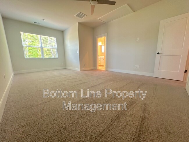 Building Photo - 9542 Munsing Dr