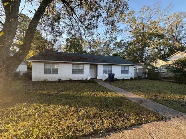 Primary Photo - 2005 20th St