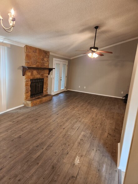 Building Photo - 170 Forestview Cir