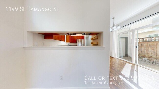 Building Photo - 1149 SE Tamango St
