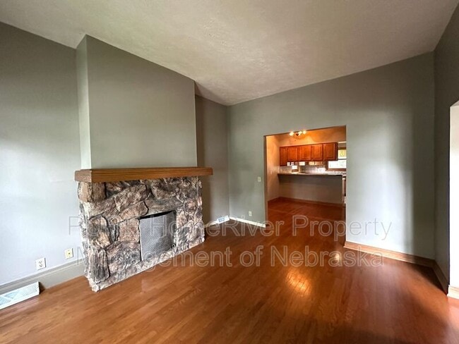 Building Photo - 1009 N 49th Ave