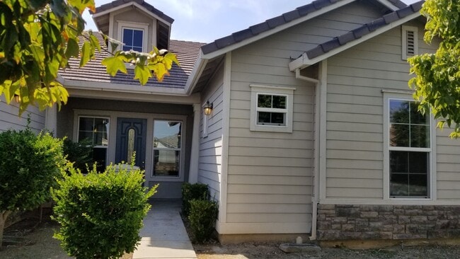 Building Photo - Beautiful Rental Home