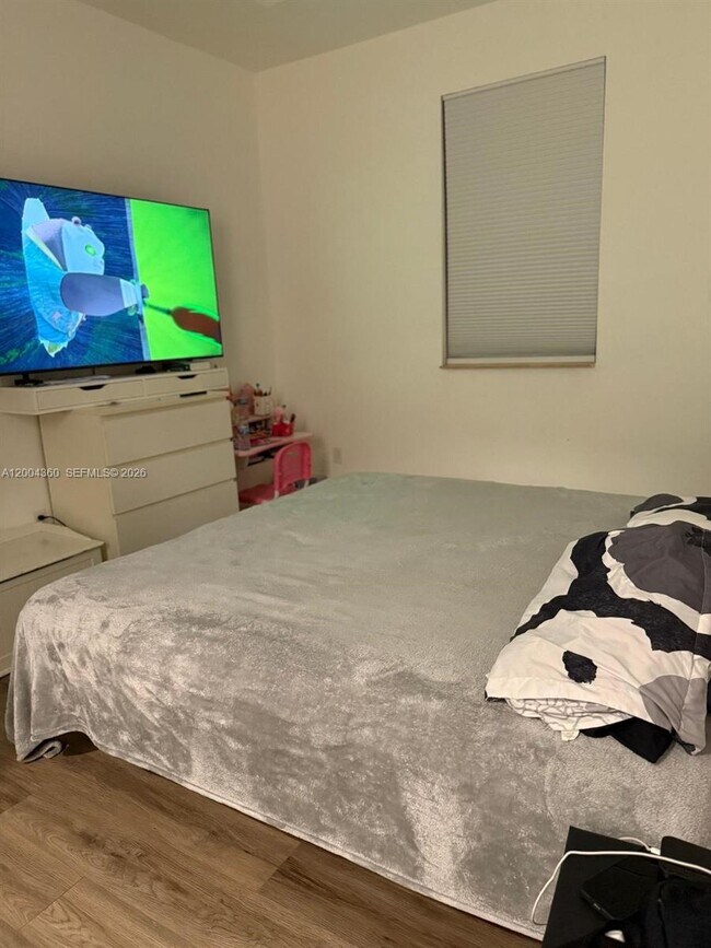 Building Photo - 8999 NW 107 Ct