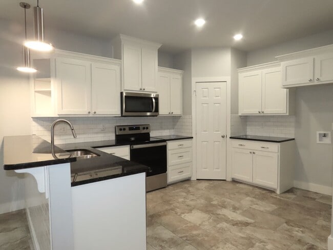 Building Photo - Bullard ISD! Gorgeous 2 Bedroom, 1 Bath Du...
