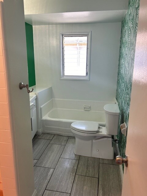 Building Photo - 1226 N Harper Ave