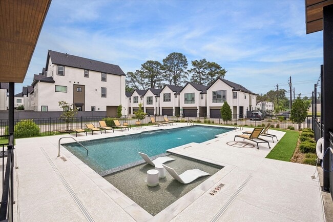 Building Photo - 1117 Highland Square Ln