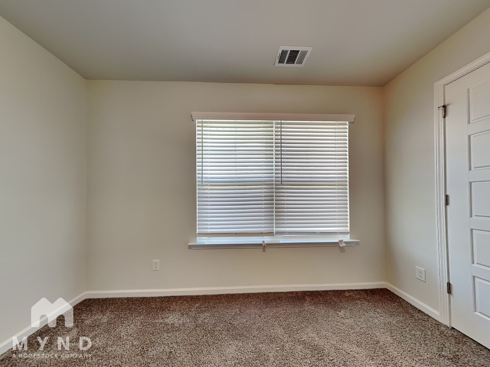 Building Photo - 115 Dasher Dr