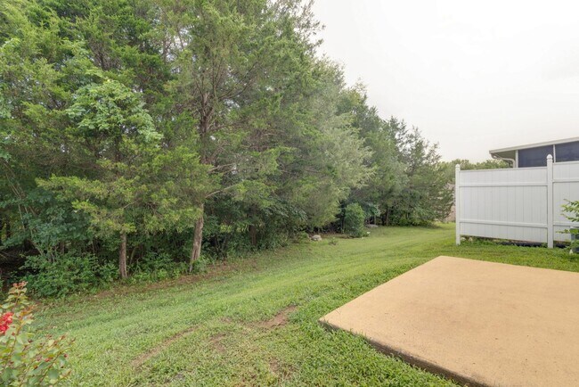 Building Photo - Beautiful 2-Bed, 2.5-Bath Townhouse in Har...