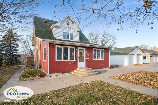 Building Photo - 4 Bedroom Home in Buffalo