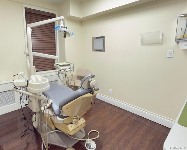 Building Photo - 333 E 34th St