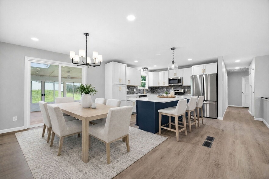 Dining Room & Kitchen - 3200 Schaffner Dr