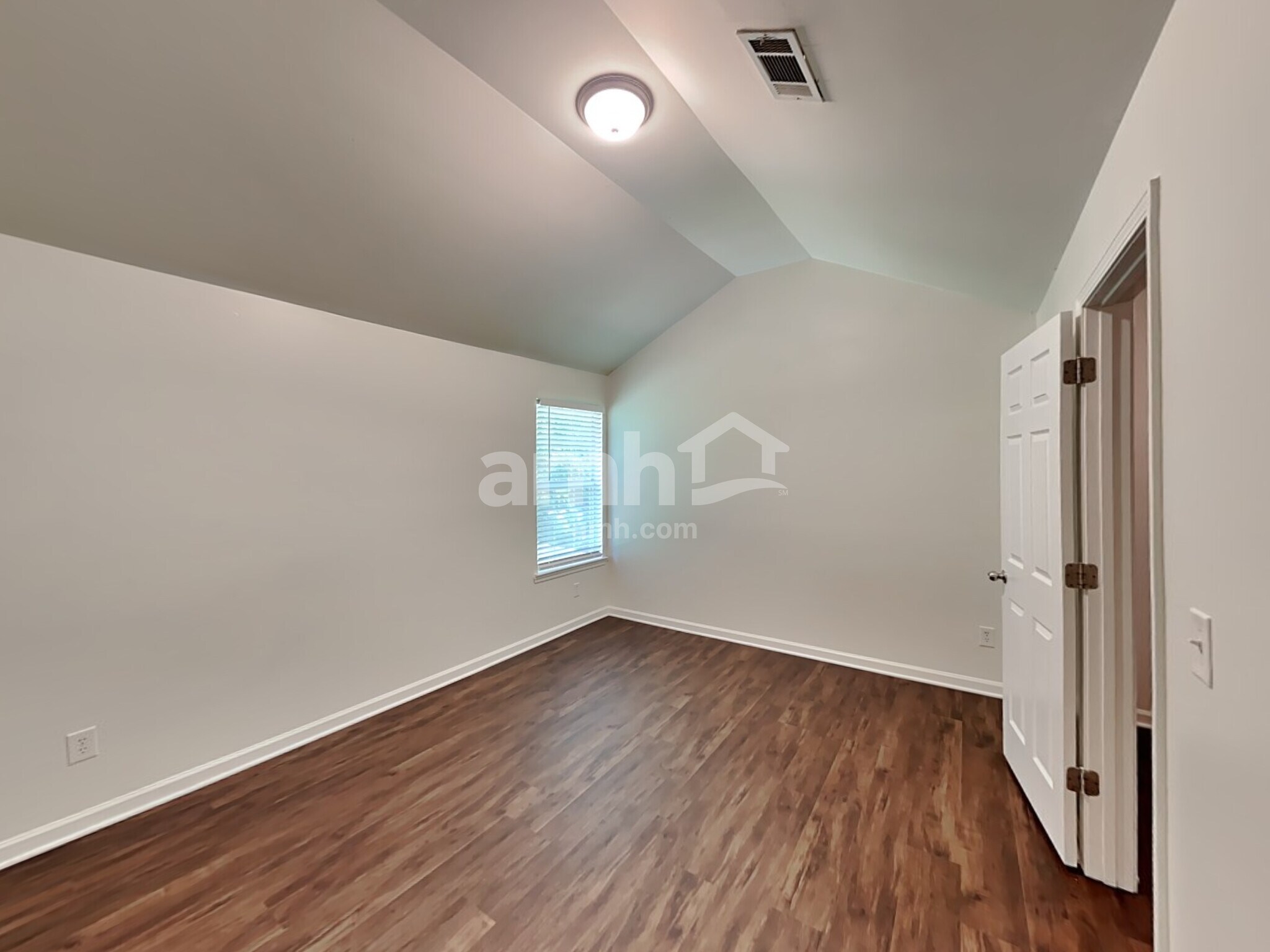 Building Photo - 367 Hidden Creek Ln