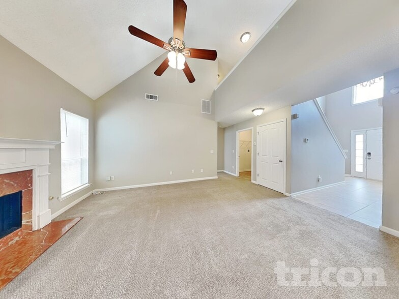 Building Photo - 427 Gresham Dr