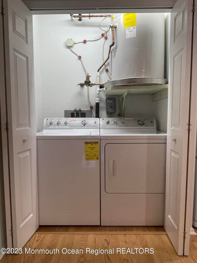 Building Photo - 3 Medford Ct