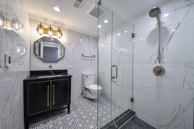 Building Photo - 945 Anne Rd