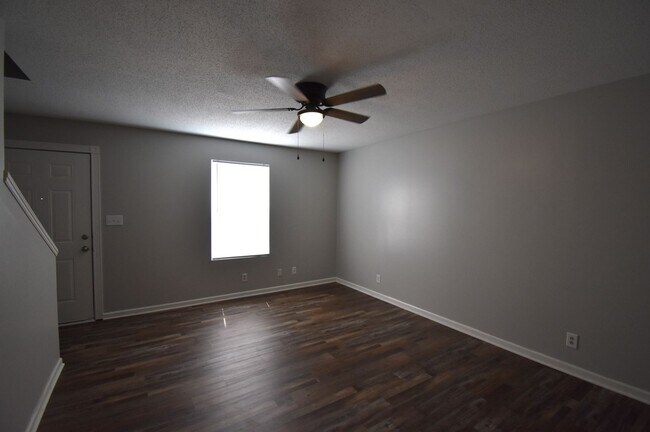 Building Photo - 3264 Tower Dr