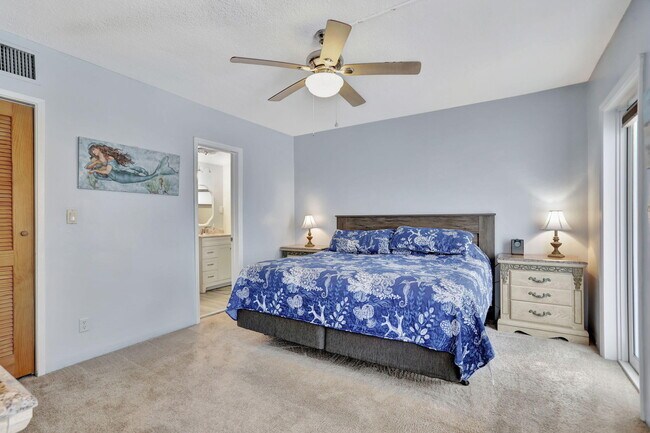 Building Photo - 999 N Riverside Dr