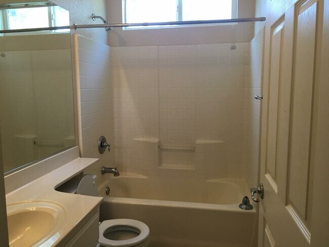 Building Photo - 5513 Goldseive Dr