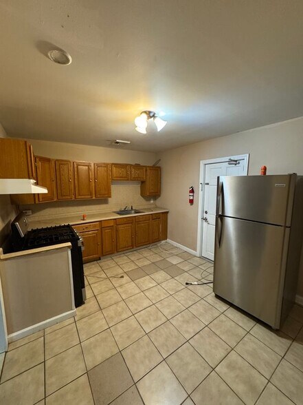 Building Photo - 3809 Ventnor Ave