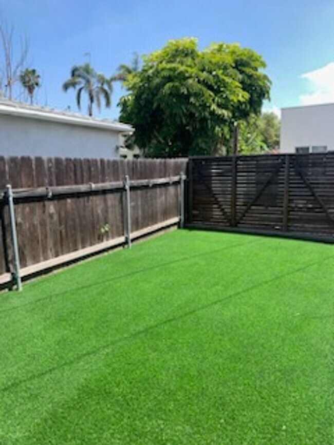 Building Photo - 4520 Marlborough Dr