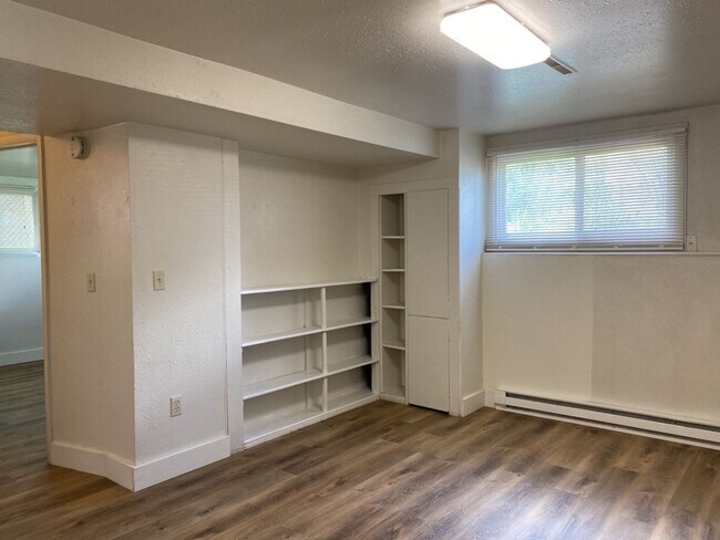 Building Photo - 2 Bed 1 Bath Duplex in Country Setting - NW Ft. Collins