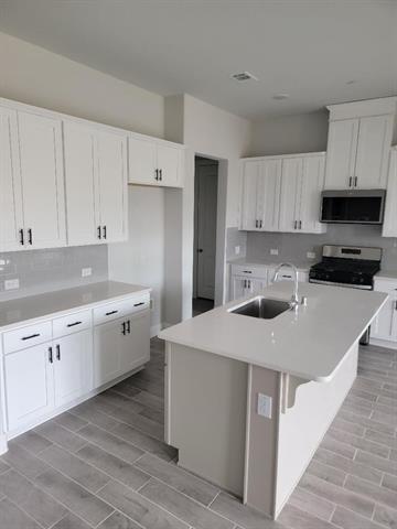 Building Photo - 601 Hutchinson Ln