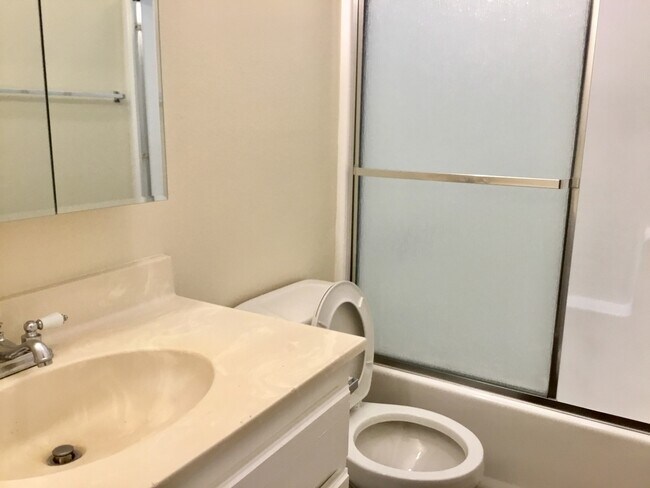 Building Photo - Goleta-6309