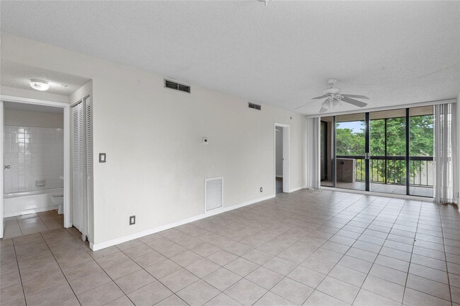Building Photo - 8429 Forest Hills Dr