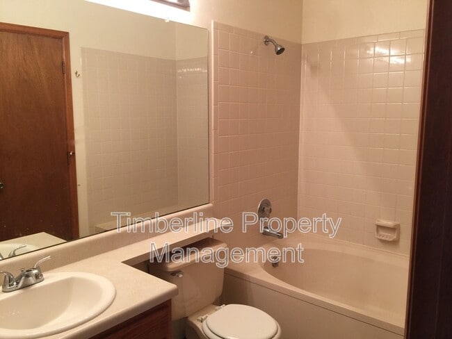 Building Photo - 8749 Bellcove Cir