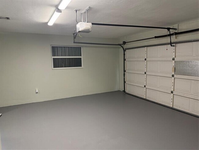 Building Photo - 105 Orchard Ridge Ln