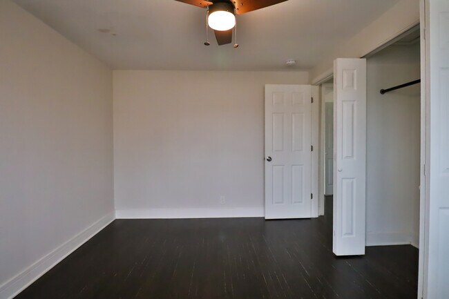 Building Photo - 16039 Marian Dr