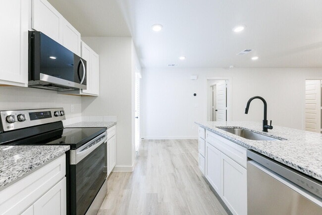 Building Photo - 6313 Volney Ave