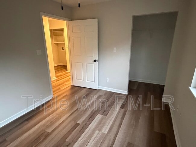 Building Photo - 107 Juniper Pl