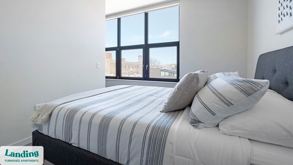 Building Photo - 2480-2522-2522 N Milwaukee Ave