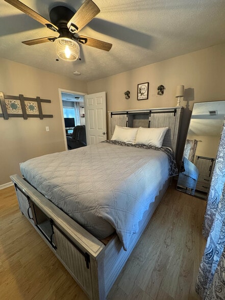 Primary Bedroom - 1085 Weathervane Pl