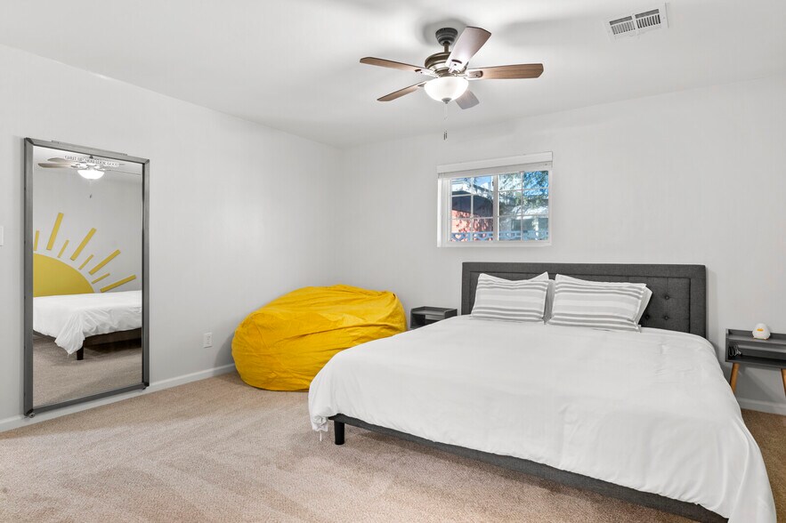 Primary Bedroom - 2207 N 28th Pl
