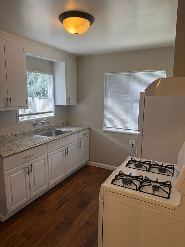 Building Photo - Great 1 Bedroom 1 Bath