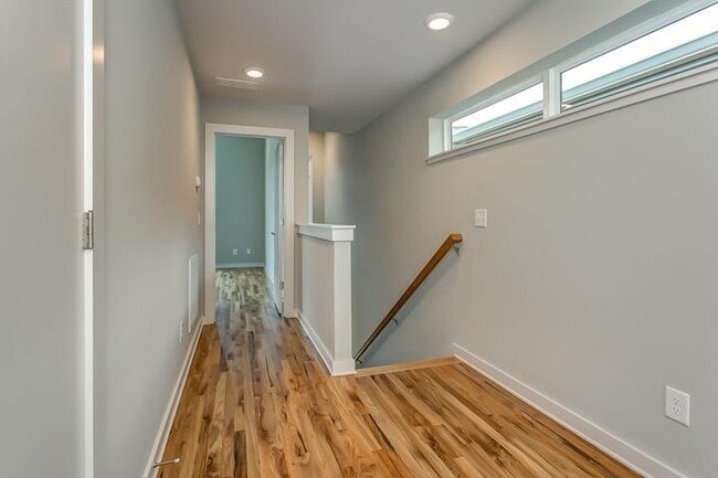 Building Photo - Contemporary East Nashville Home.   MOVE IN SPECIAL $500 OFF ONE MONTH'S RENT