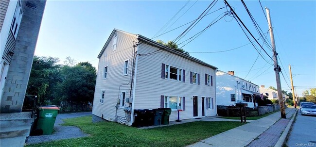 Building Photo - 17 Mill St