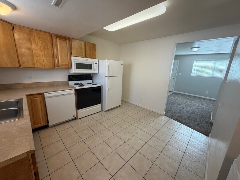 Building Photo - 1011 N 235 W